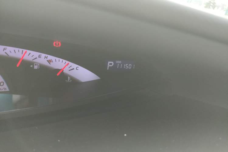 Used Toyota Previa 2012 2.4L 7-Seater Luxury Edition Odometer Close Up