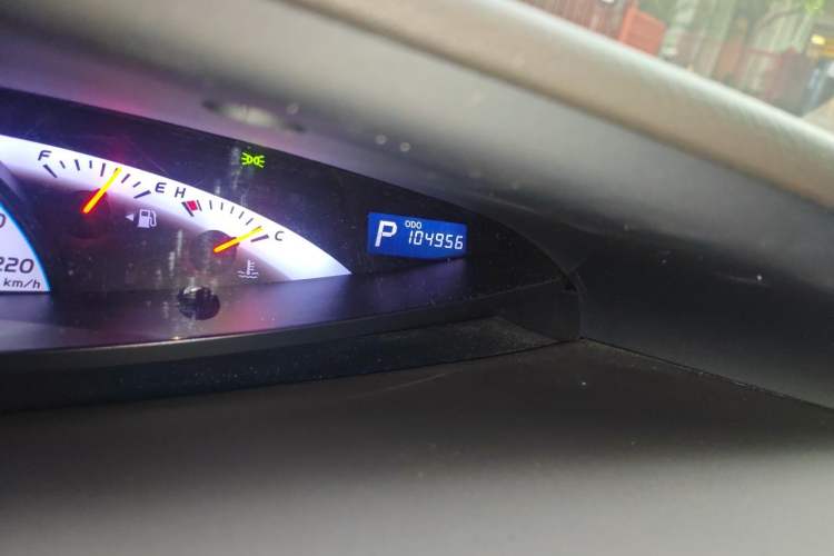 Used Toyota Previa 2012 2.4L 7-Seater Luxury Edition Odometer Close Up