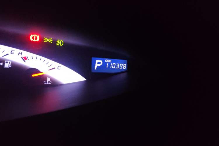 Used Toyota Previa 2012 2.4L 7-Seater Luxury Edition Odometer Close Up