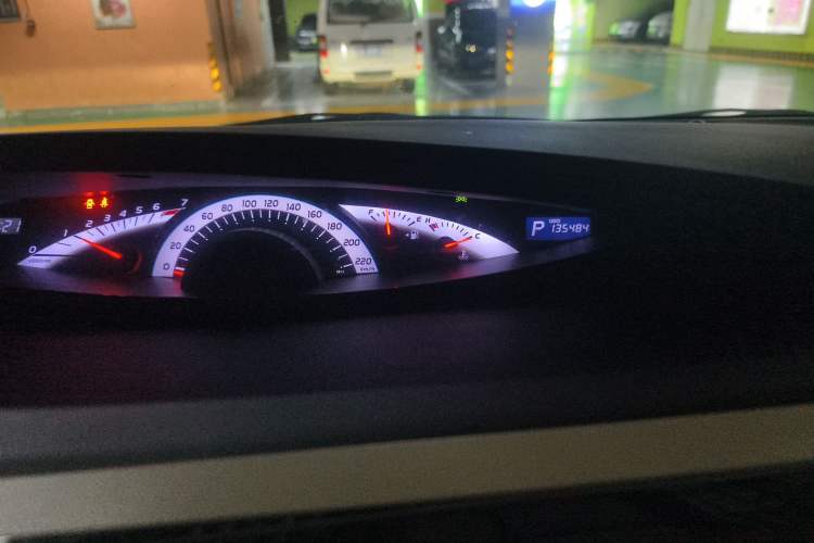 Used Toyota Previa 2012 2.4L 7-Seater Luxury Edition Odometer Close Up