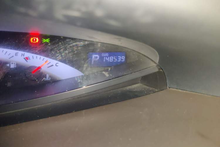 Used Toyota Previa 2012 2.4L 7-Seater Luxury Edition Odometer Close Up