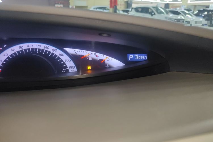 Used Toyota Previa 2012 2.4L 7-Seater Luxury Edition Odometer Close Up