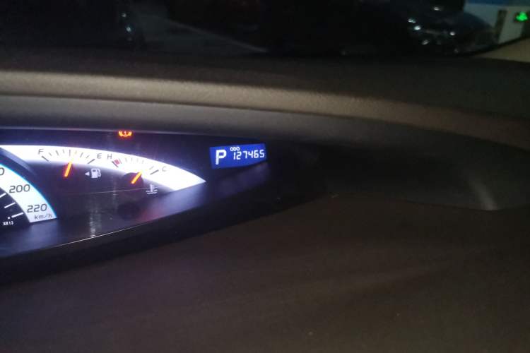 Used Toyota Previa 2012 2.4L 7-Seater Luxury Edition Odometer Close Up