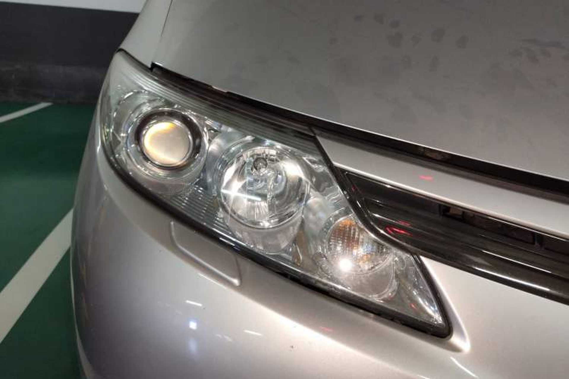 Used Toyota Previa 2012 2.4L 7-Seater Luxury Edition Right Front Headlight