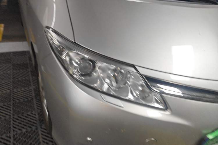 Used Toyota Previa 2012 2.4L 7-Seater Luxury Edition Right Front Headlight