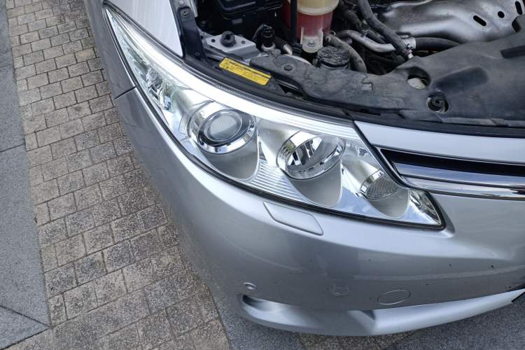 Used Toyota Previa 2012 2.4L 7-Seater Standard Edition Right Front Headlight