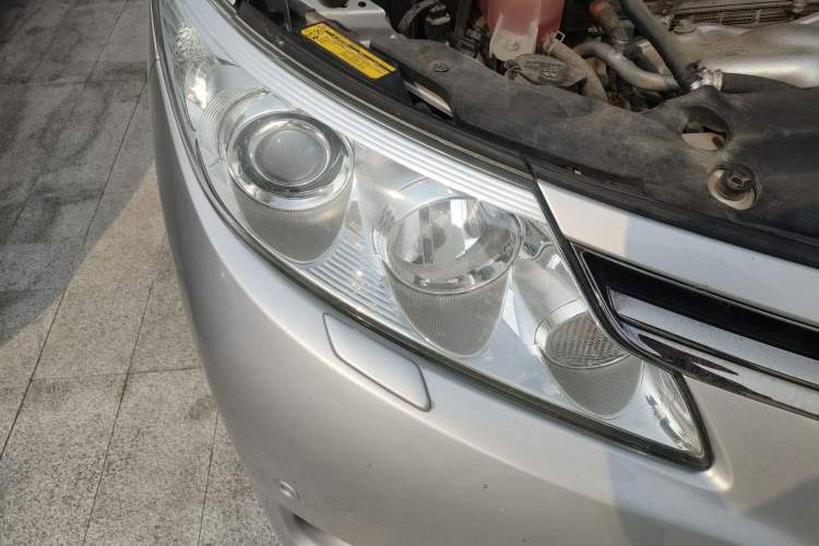 Used Toyota Previa 2012 2.4L 7-Seater Luxury Edition Right Front Headlight