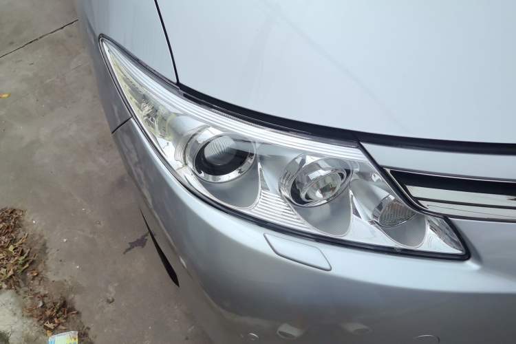Used Toyota Previa 2012 3.5L 7-Seater Luxury Version Right Front Headlight