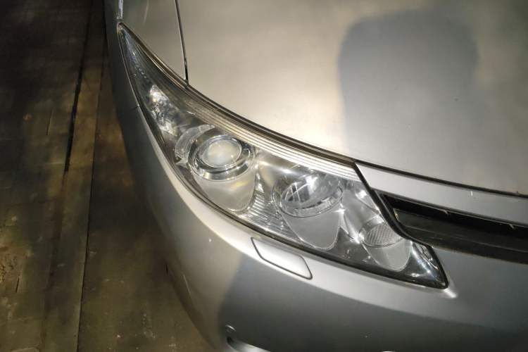Used Toyota Previa 2012 2.4L 7-Seater Standard Edition Right Front Headlight