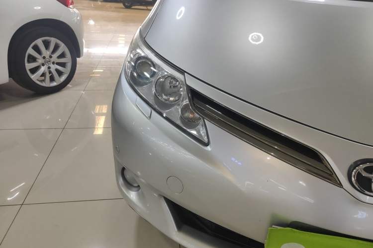 Used Toyota Previa 2012 2.4L 7-Seater Luxury Edition Right Front Headlight