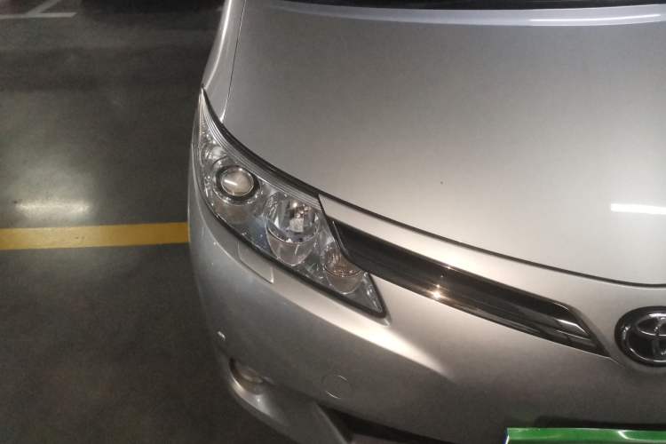 Used Toyota Previa 2012 2.4L 7-Seater Luxury Edition Right Front Headlight