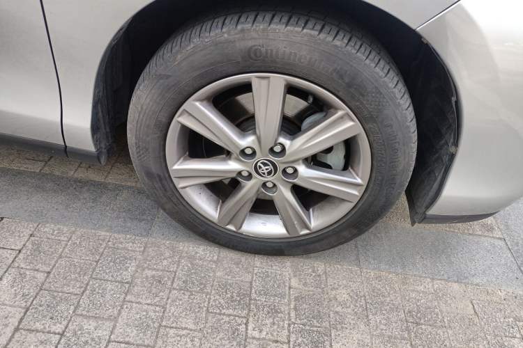 Used Toyota Previa 2012 2.4L 7-Seater Standard Edition Right Front Wheel Hub