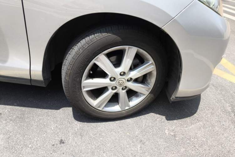 Used Toyota Previa 2012 2.4L 7-Seater Luxury Edition Right Front Wheel Hub