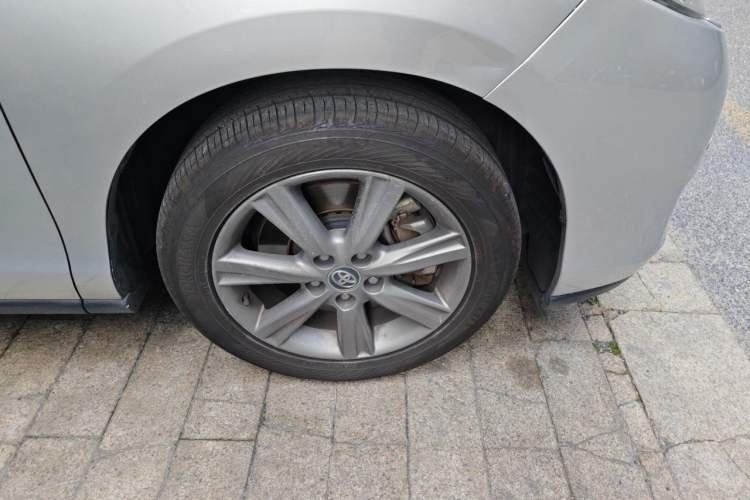 Used Toyota Previa 2012 2.4L 7-Seater Luxury Edition Right Front Wheel Hub
