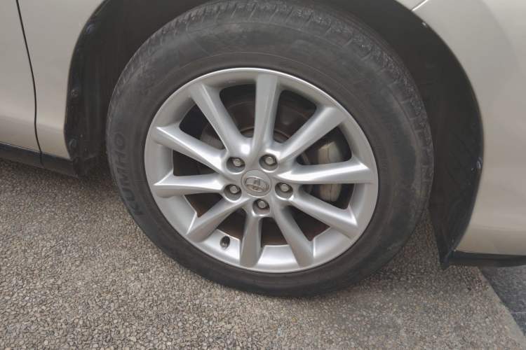 Used Toyota Previa 2012 2.4L 7-Seater Luxury Edition Right Front Wheel Hub