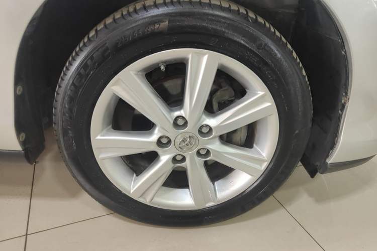 Used Toyota Previa 2012 2.4L 7-Seater Luxury Edition Right Front Wheel Hub