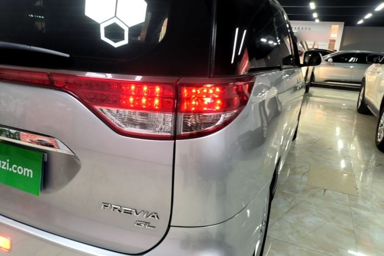 Used Toyota Previa 2012 2.4L 7-Seater Luxury Edition Right Rear Taillight