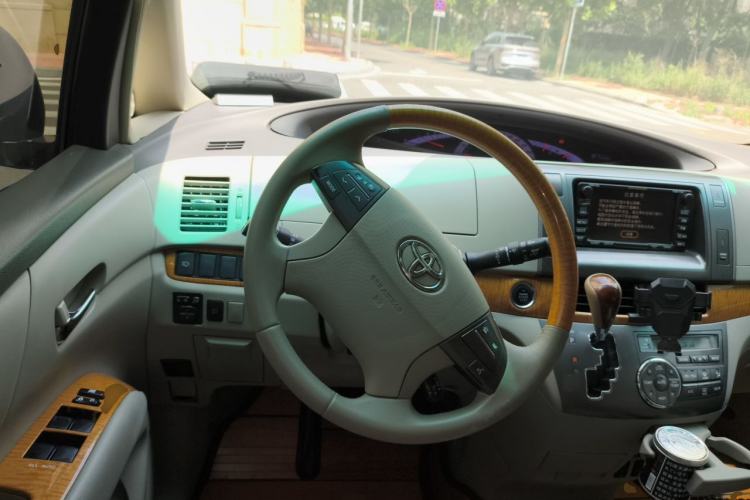 Used Toyota Previa 2012 2.4L 7-Seater Luxury Edition Steering Wheel
