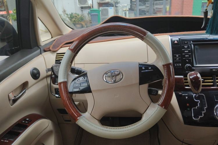 Used Toyota Previa 2012 2.4L 7-Seater Luxury Edition Steering Wheel