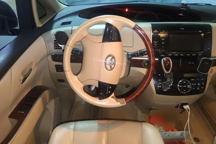 Used Toyota Previa 2012 2.4L 7-Seater Standard Edition Steering Wheel