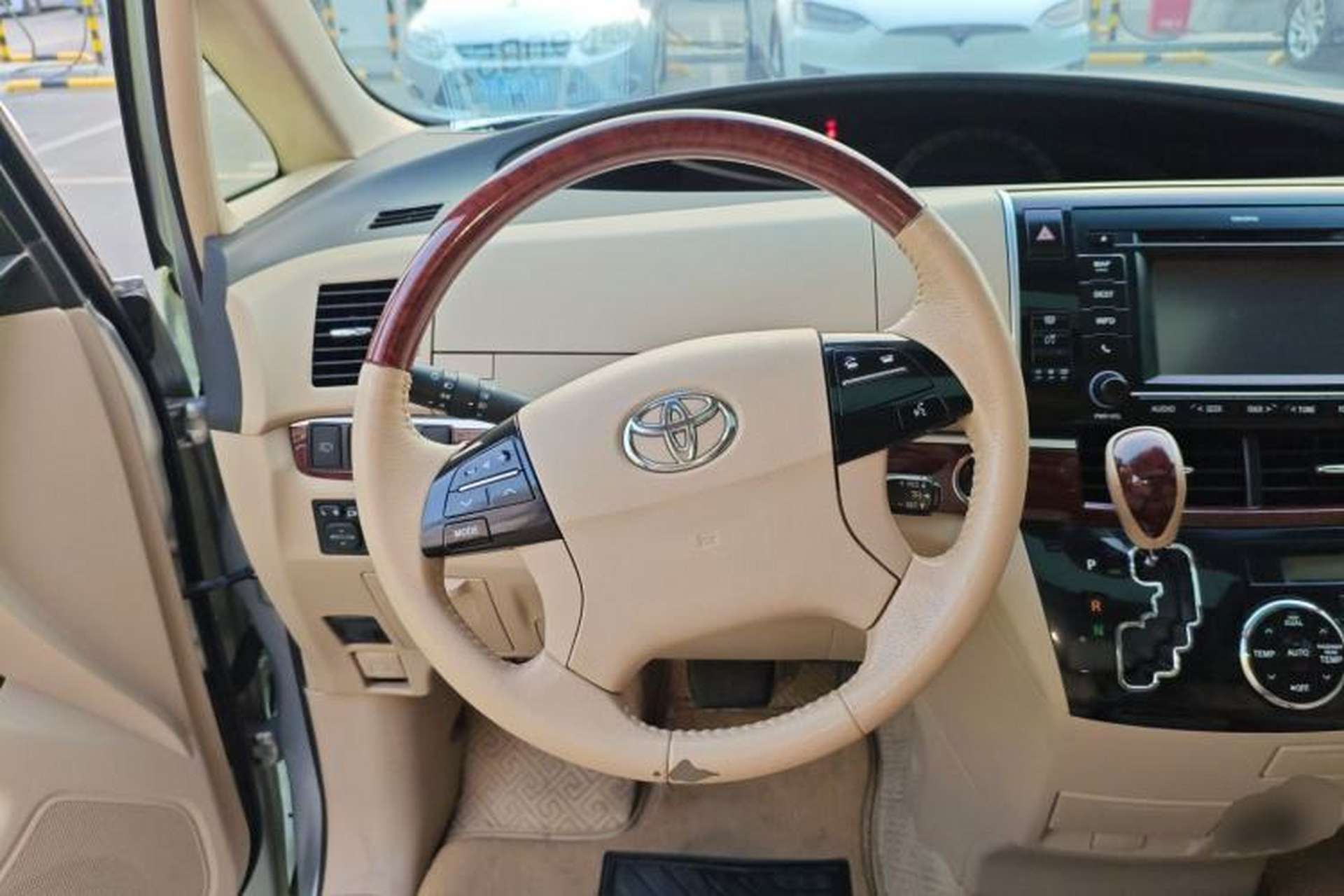 Used Toyota Previa 2012 2.4L 7-Seater Luxury Edition Steering Wheel