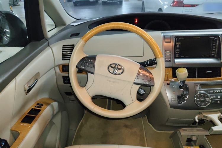 Used Toyota Previa 2012 2.4L 7-Seater Luxury Edition Steering Wheel