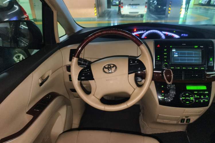 Used Toyota Previa 2012 2.4L 7-Seater Luxury Edition Steering Wheel