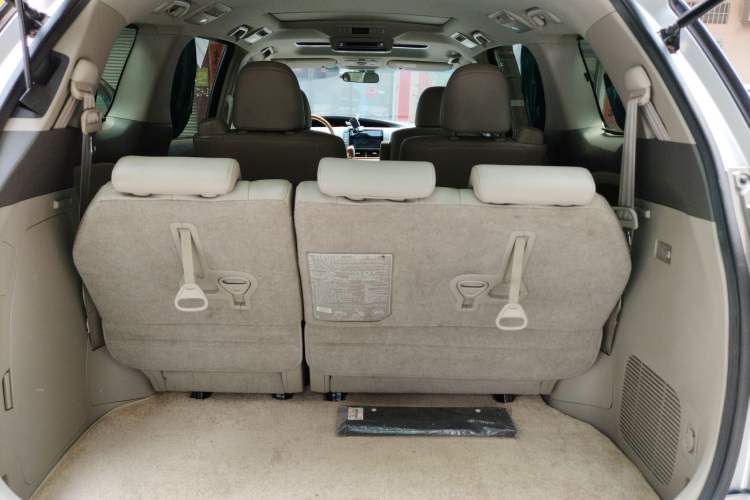 Used Toyota Previa 2012 2.4L 7-Seater Luxury Edition Trunk