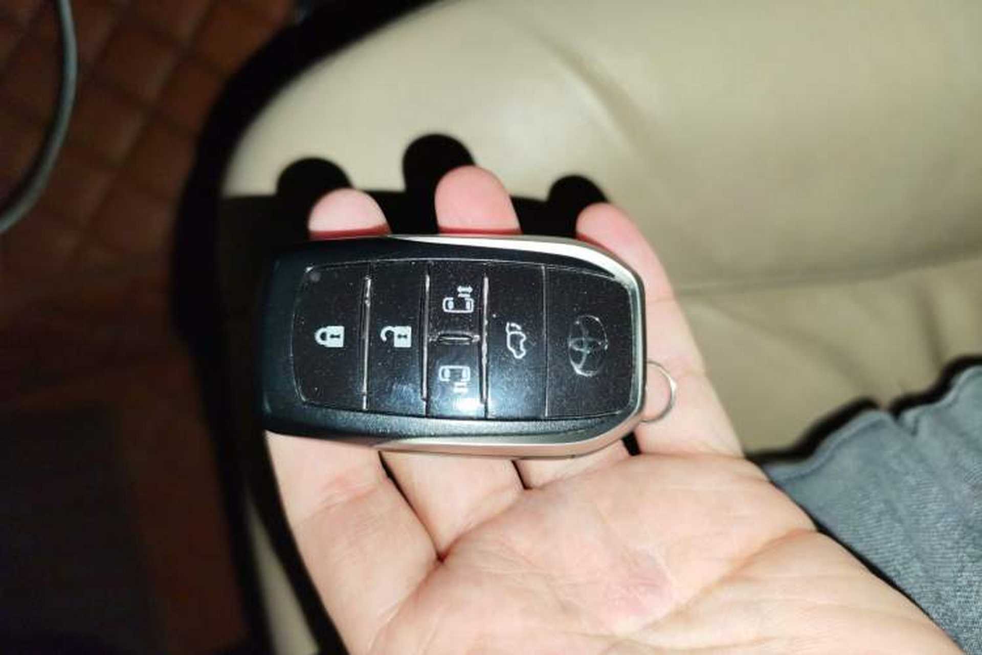 Used Toyota Previa 2012 2.4L 7-Seater Luxury Edition Vehicle Key