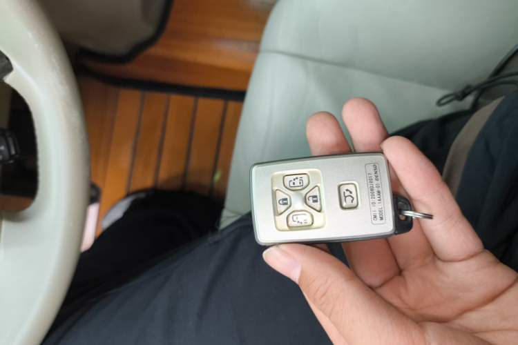Used Toyota Previa 2012 2.4L 7-Seater Luxury Edition Vehicle Key
