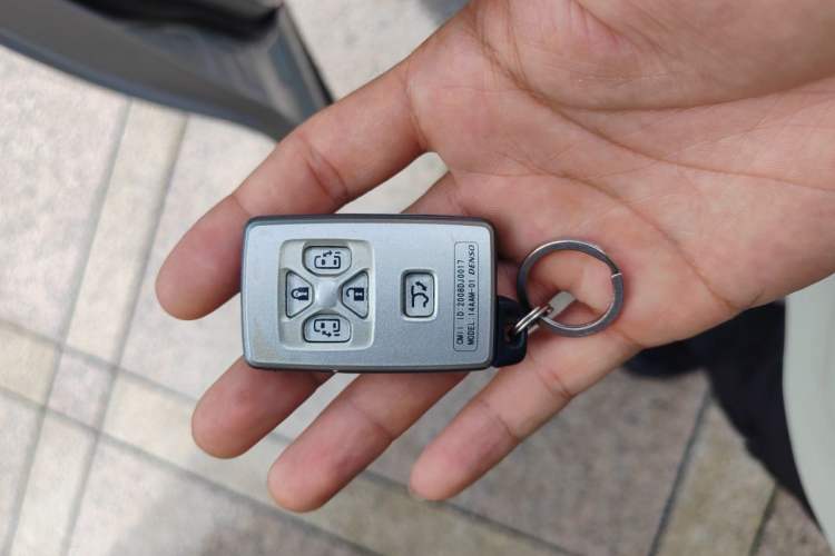 Used Toyota Previa 2012 2.4L 7-Seater Standard Edition Vehicle Key
