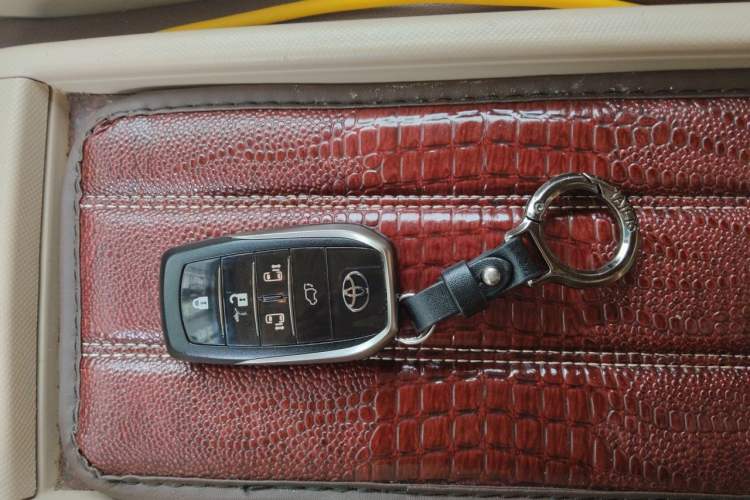 Used Toyota Previa 2012 2.4L 7-Seater Luxury Edition Vehicle Key