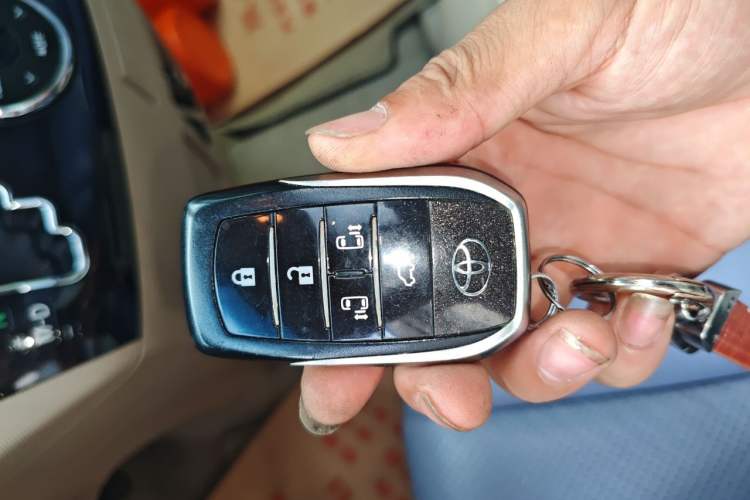 Used Toyota Previa 2012 2.4L 7-Seater Luxury Edition Vehicle Key