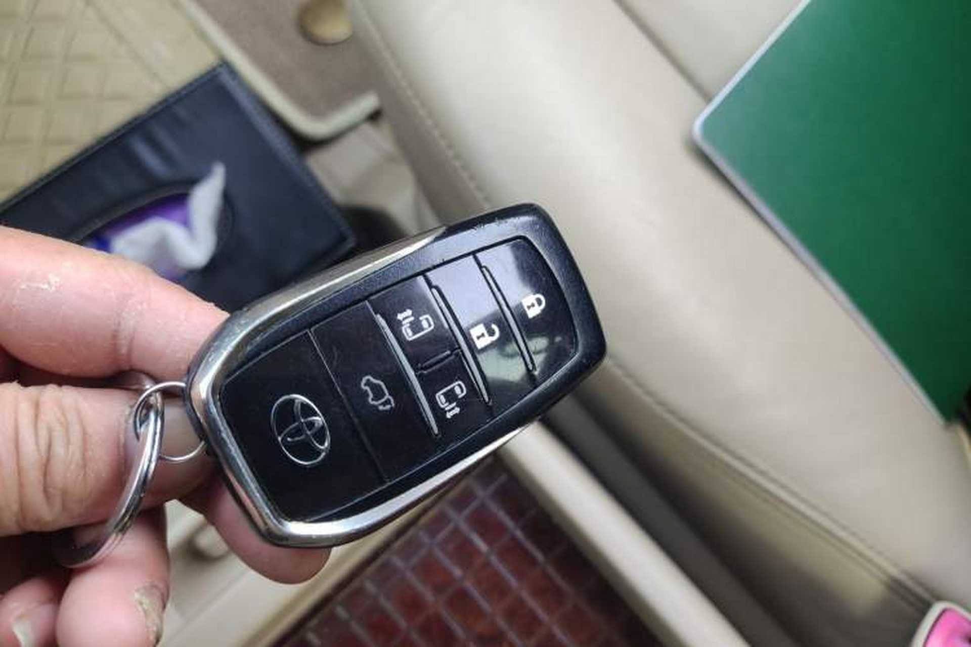 Used Toyota Previa 2012 3.5L 7-Seater Luxury Version Vehicle Key