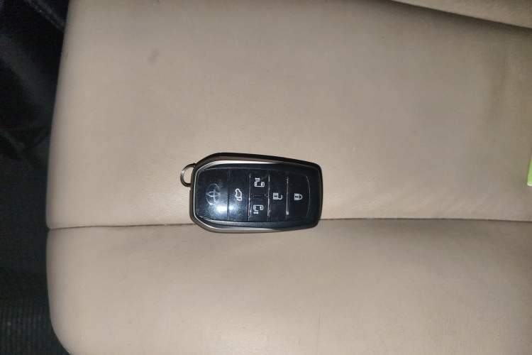 Used Toyota Previa 2012 2.4L 7-Seater Luxury Edition Vehicle Key