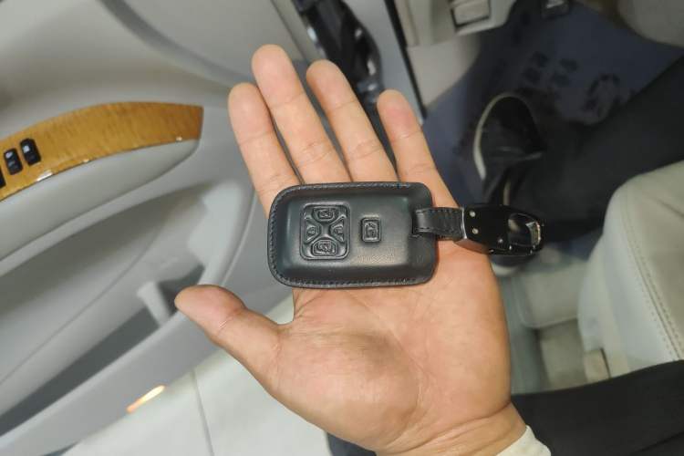 Used Toyota Previa 2012 2.4L 7-Seater Luxury Edition Vehicle Key