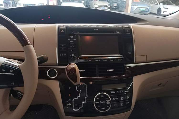 Used Toyota Previa 2012 2.4L 7-Seater Luxury Edition Audio And AC Panel