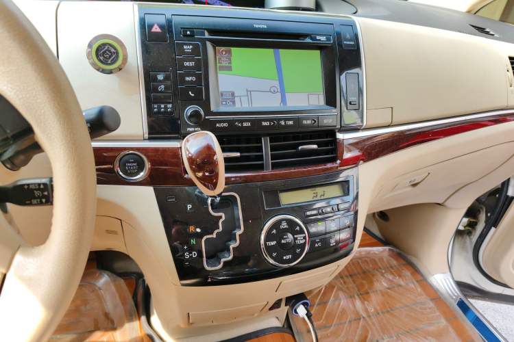 Used Toyota Previa 2012 3.5L 7-Seater Luxury Version Audio And AC Panel
