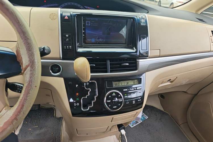 Used Toyota Previa 2012 2.4L 7-Seater Luxury Edition Audio And AC Panel