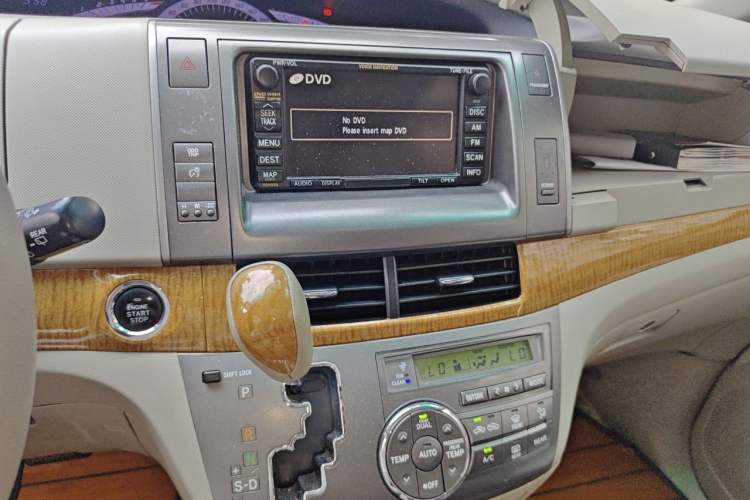 Used Toyota Previa 2012 2.4L 7-Seater Standard Edition Audio And AC Panel