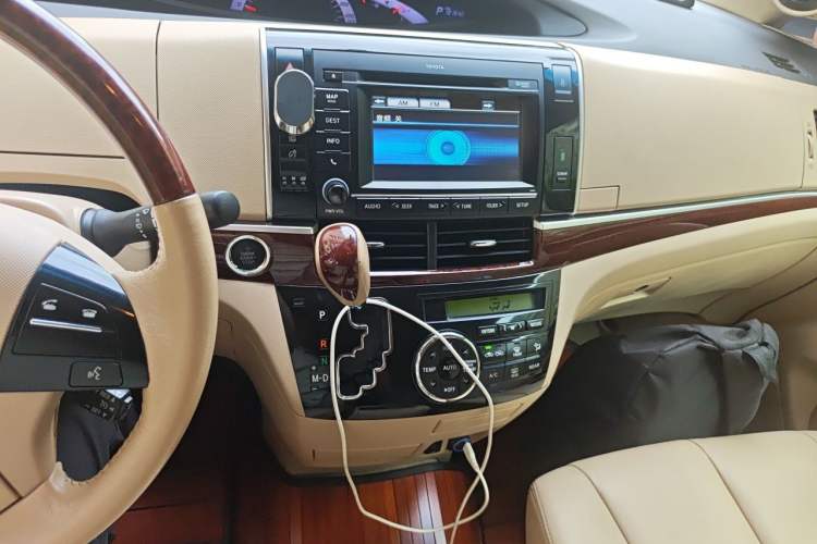 Used Toyota Previa 2012 2.4L 7-Seater Luxury Edition Audio And AC Panel