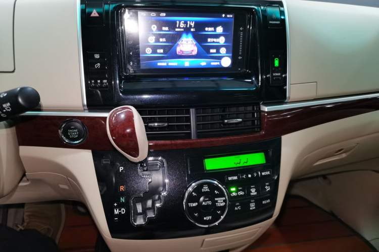 Used Toyota Previa 2012 2.4L 7-Seater Standard Edition Audio And AC Panel