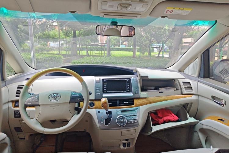Used Toyota Previa 2012 2.4L 7-Seater Standard Edition Center Console