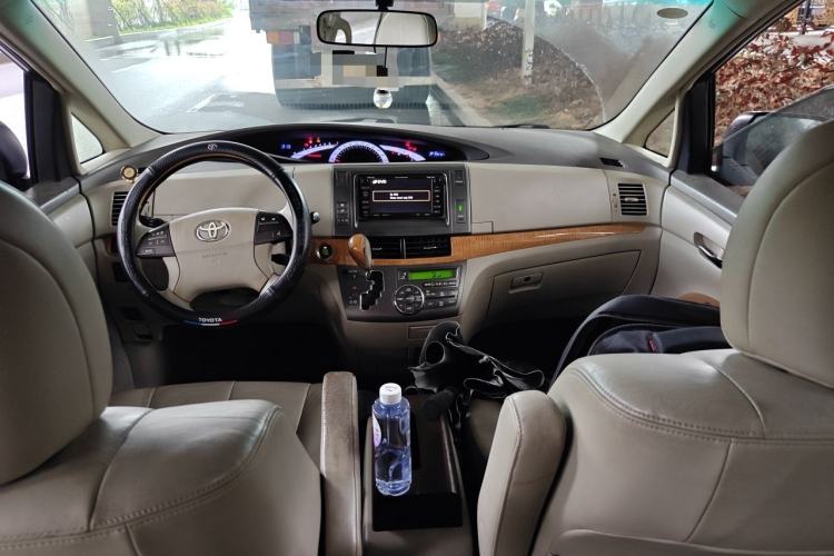 Used Toyota Previa 2012 2.4L 7-Seater Standard Edition Center Console