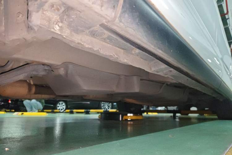 Used Toyota Previa 2012 2.4L 7-Seater Luxury Edition Chassis Front Left
