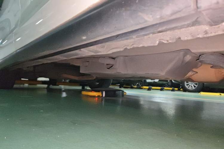 Used Toyota Previa 2012 2.4L 7-Seater Luxury Edition Chassis Front Right