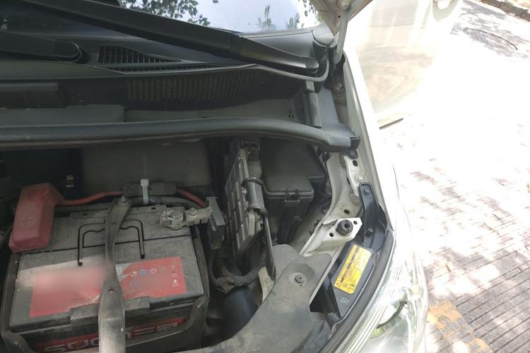 Used Toyota Previa  Engine Bay Left