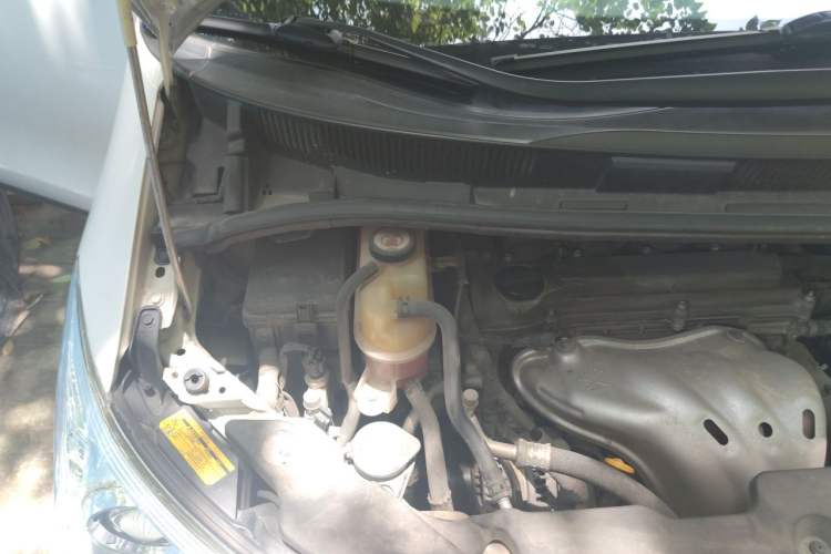 Used Toyota Previa  Engine Bay Right
