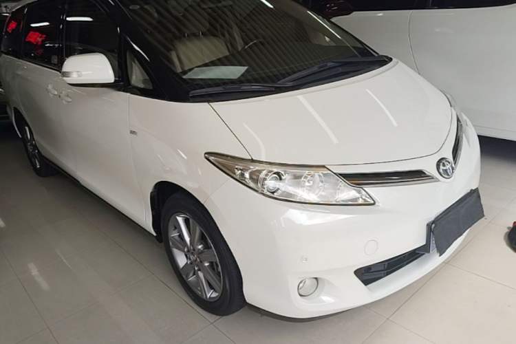 Used Toyota Previa 2012 2.4L 7-Seater Luxury Edition Front Right 45 Deg