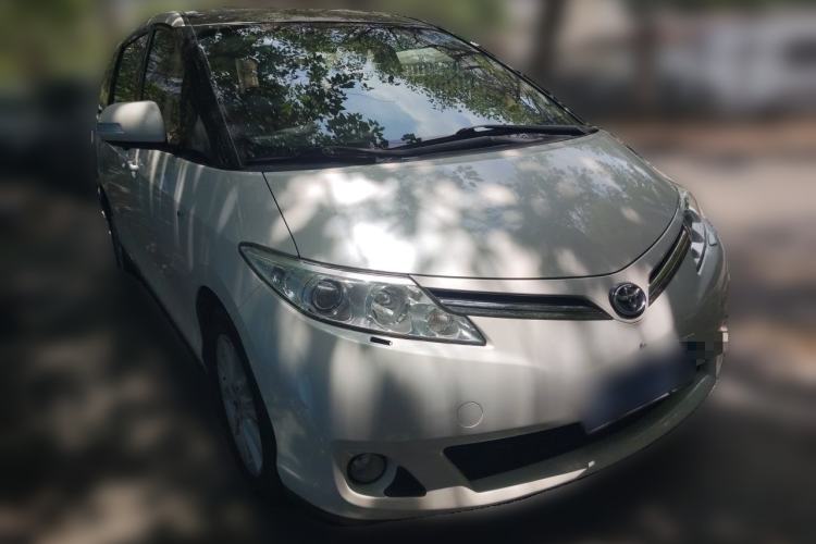 Used Toyota Previa  Front Right 45 Deg